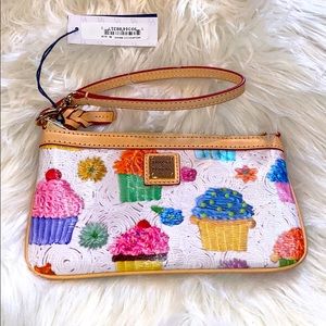 NWT Dooney & Bourke Wristlet